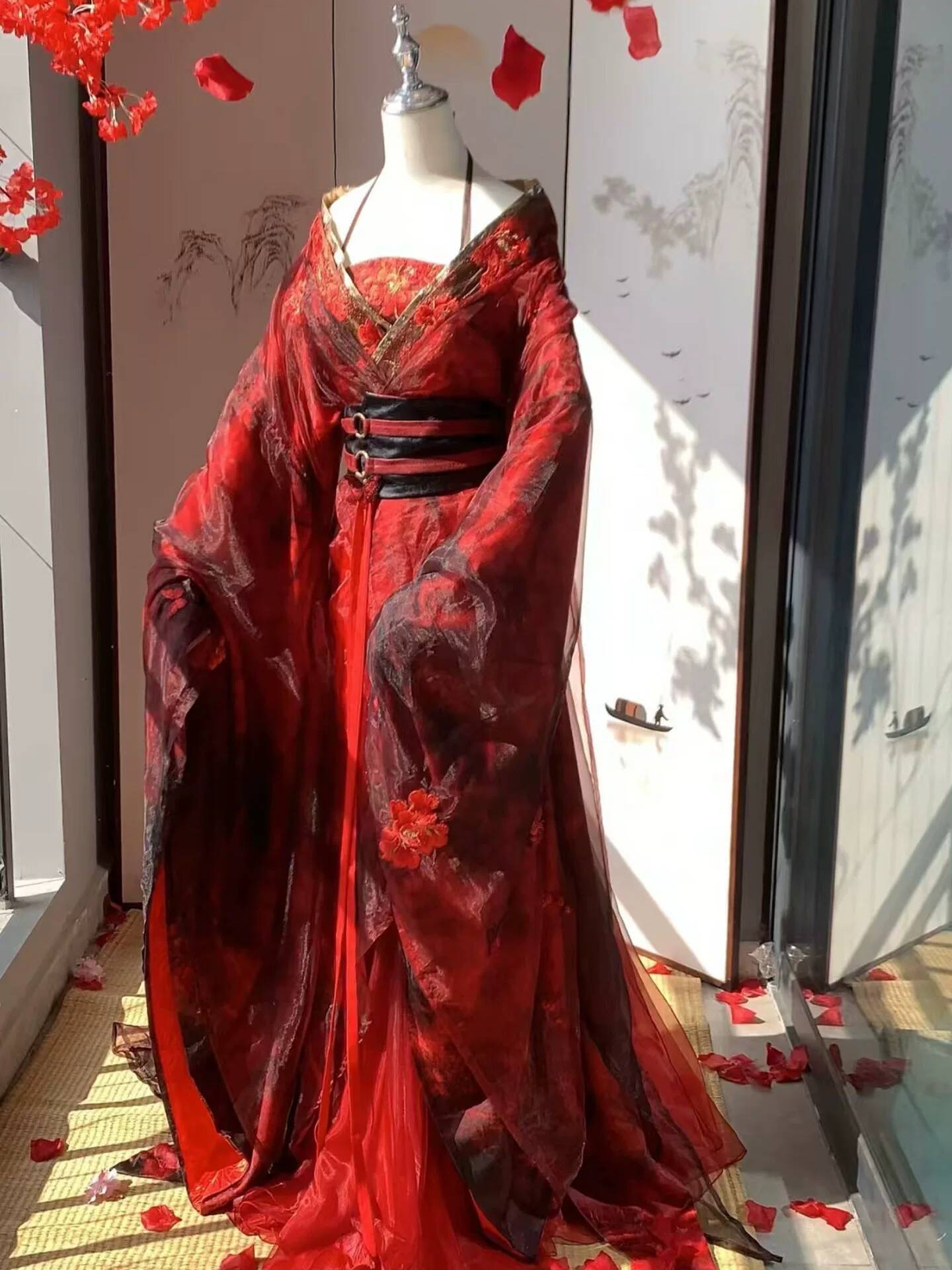 Новый красный ханьфу «Датура»  – обзор и цена Embroidery Knit