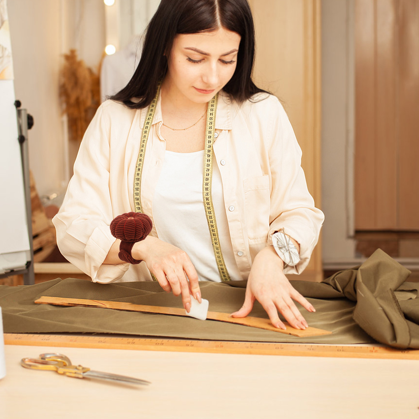 Подушечка для запястья из вель – обзор и цена Embroidery Bracelet